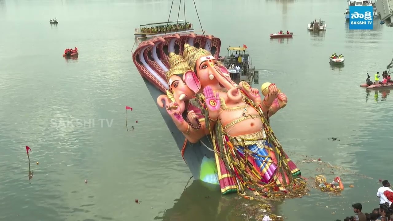 Khairatabad Maha Ganapathi Nimajjanam At tank Bund | Bada ganesh Immersion | @SakshiTV