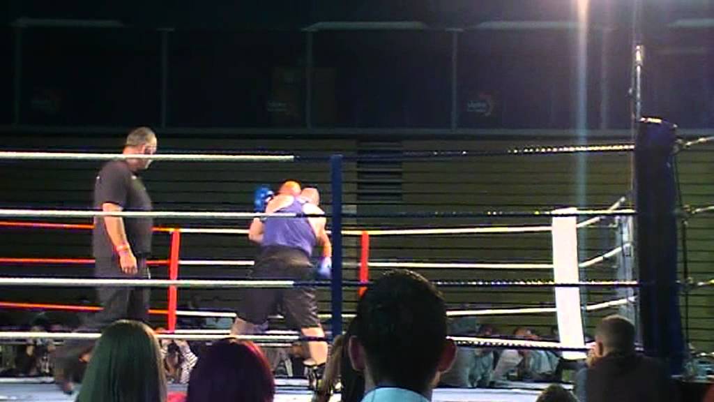Steve Loftus fights at Fenton Manor, Stoke-on-Trent Part One