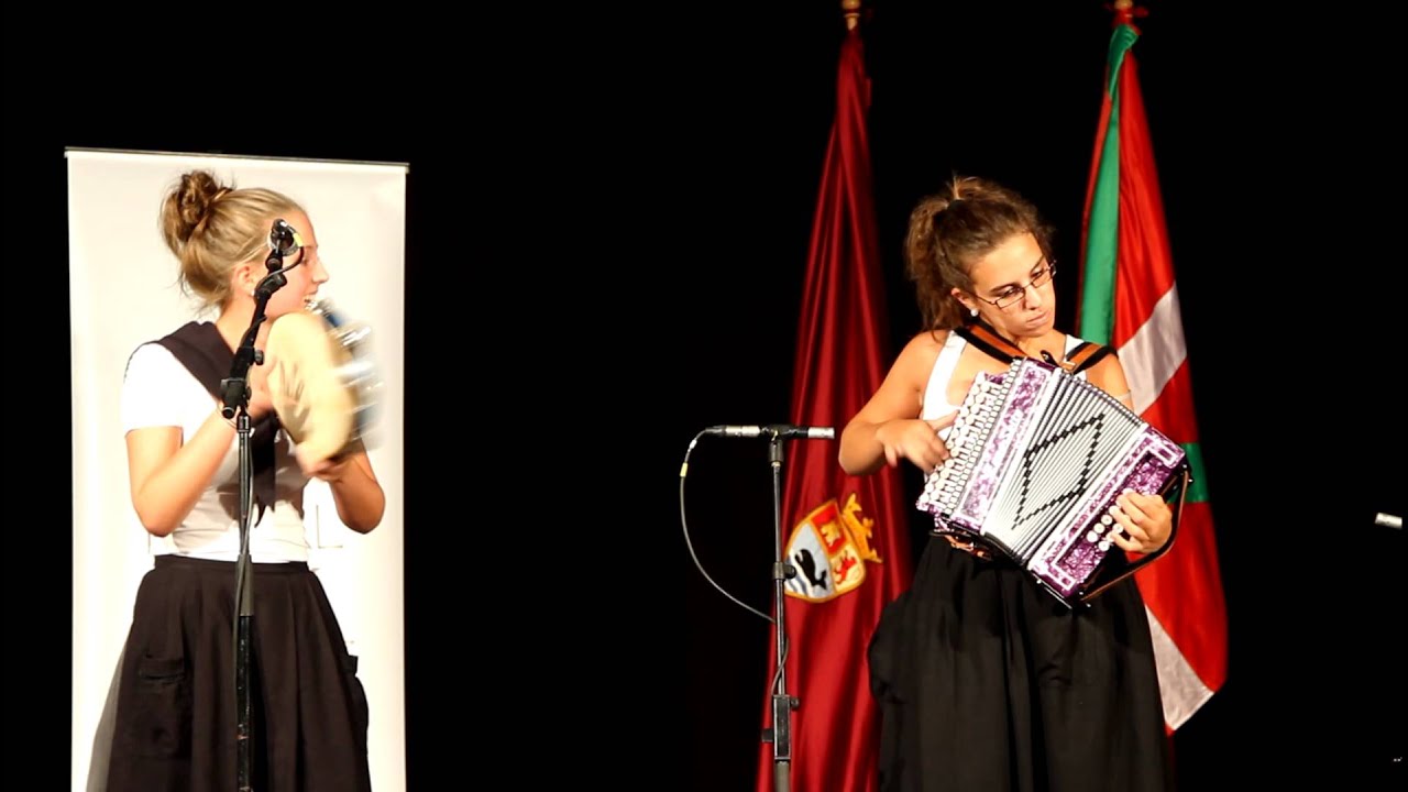 22056 Maria Lasa eta Garazi Otaegi, 2012an Zarauzko XXXII Txapelketako kanporaketan.