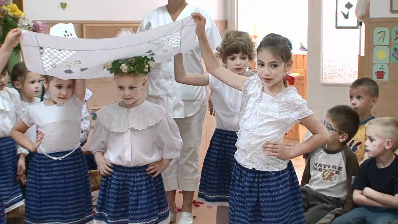 Pünkösdölés az Aranykapu Óvodában