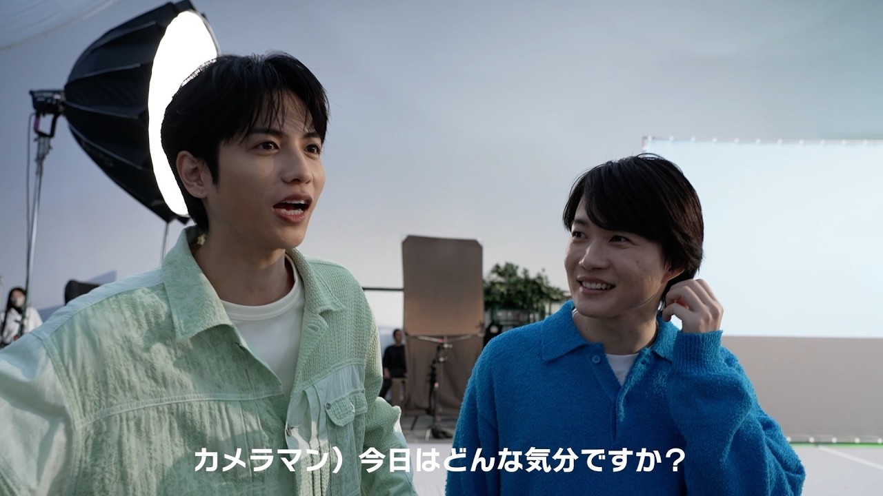 神木隆之介＆志尊淳、撮影合間に即興コント！？ 仲良しコンビがじゃれ合いイチャイチャ　『Disney STEP』新TVCM＆メイキング映像