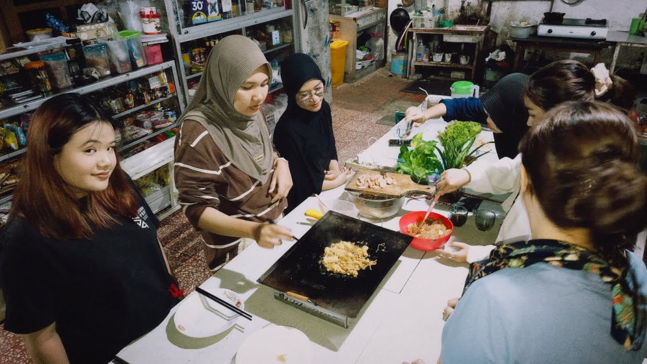 22/1/26 - [UNEDITED] dikasih bingkisan sama allya 