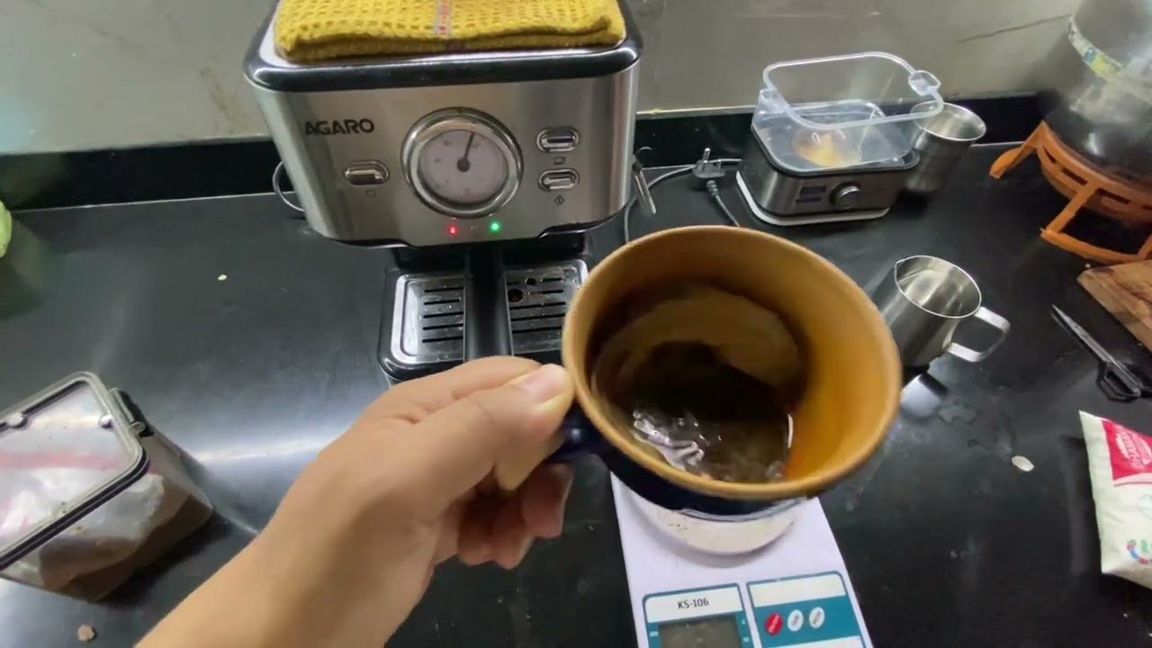 How to Make a Perfect Caf&eacute; Latte at Home | Agaro Coffee Maker Tutorial
