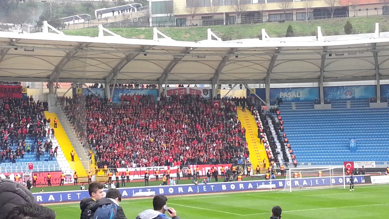 Nefer-Altes-Unieses muhteşem tribün...2:25 ve 3:35 sonrasına dikkat!!