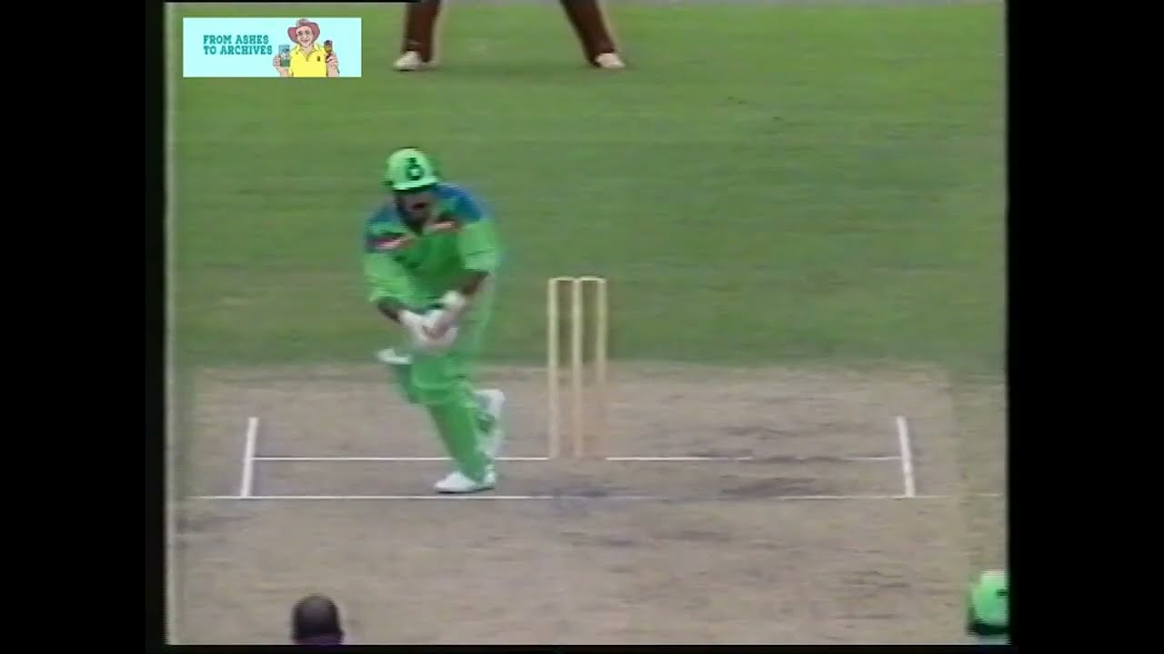 1992 World Cup - Javed Miandad at his cheeky best with 2 mercurial leg glances off Malcolm Marshall