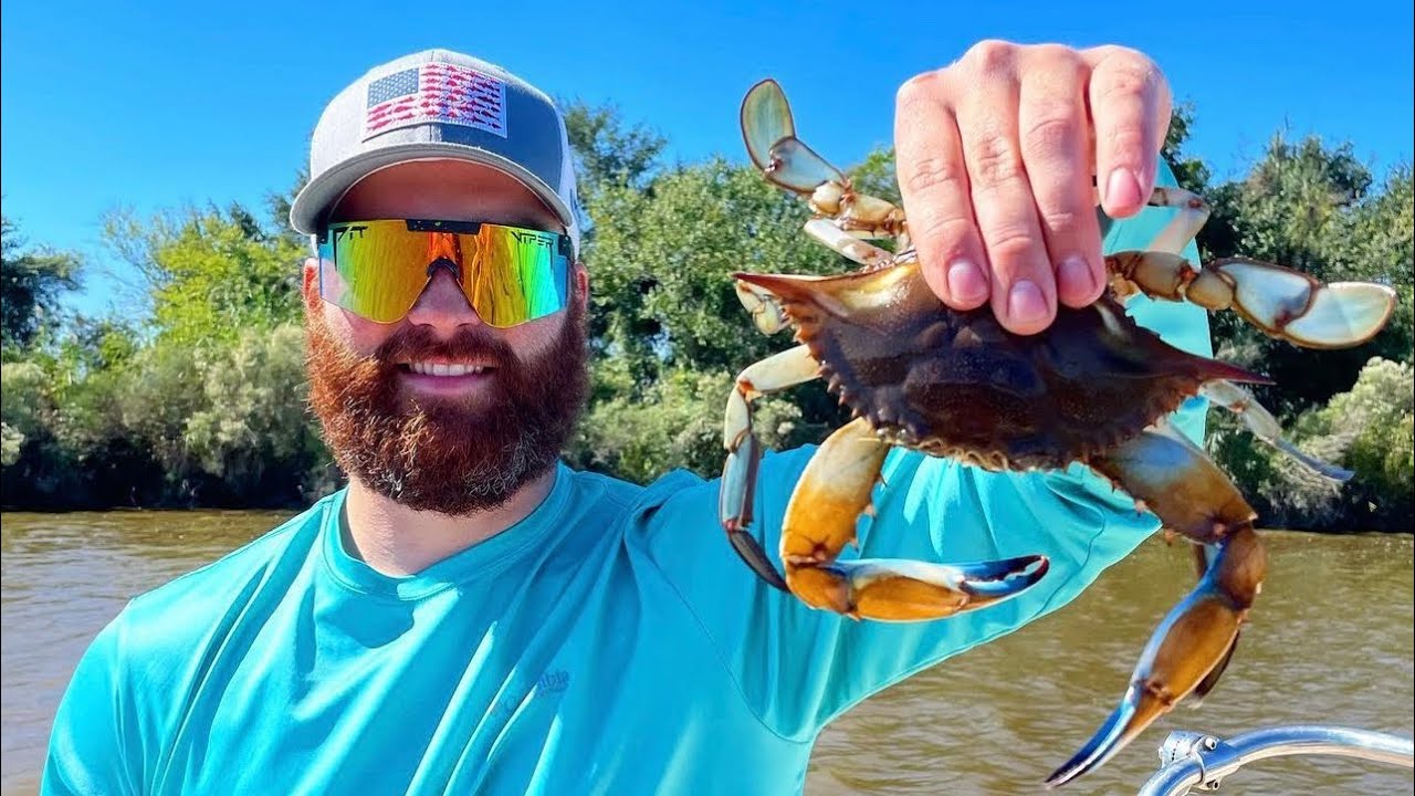 Crabbing On Marsh Island. (BLUE CRABS)