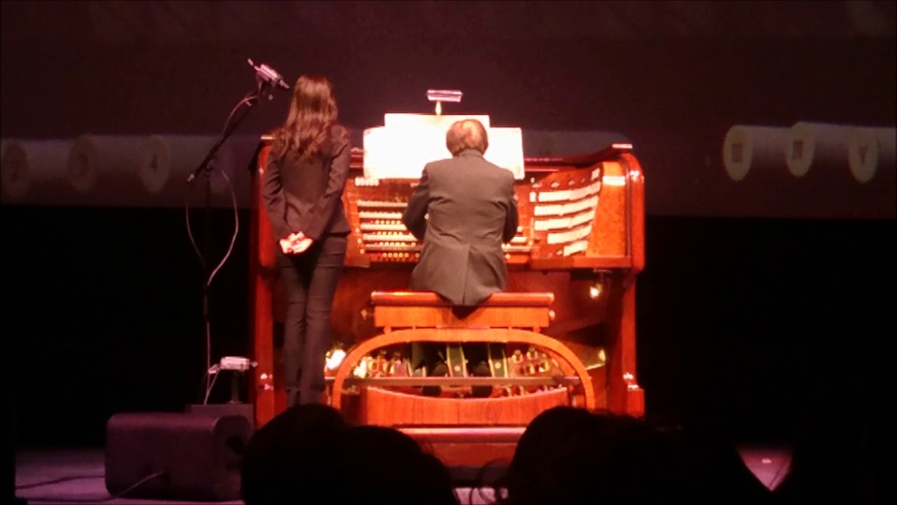 Maestro Victor Urbán en el órgano Monumental Auditorio Nacional 30/03/2018