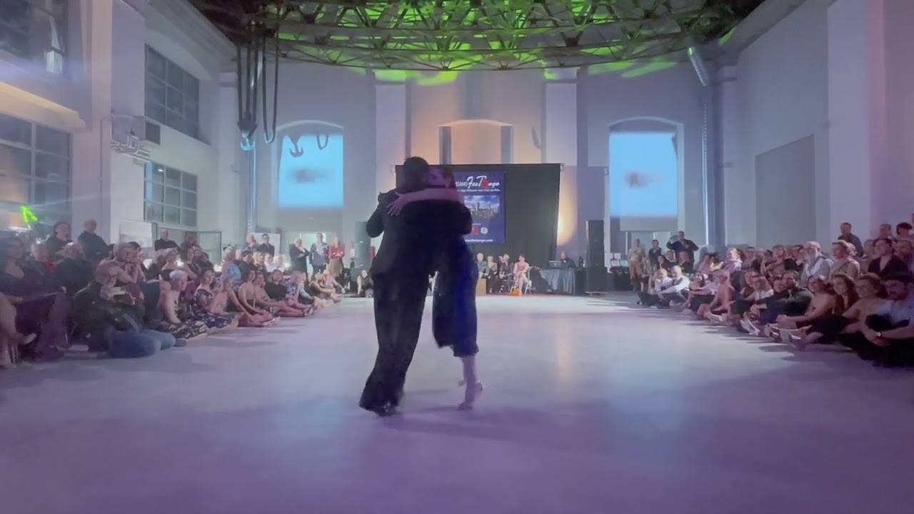 Carlitos Espinoza y Agustina Piaggio. 3/3 Bergamo FesTango 2023