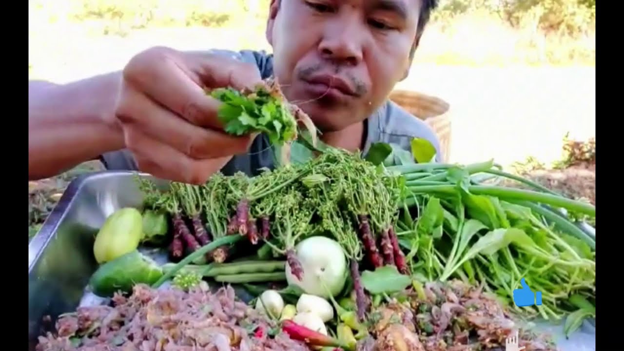 ASMR eating raw small shrimp  with vegetable _ Spicy thai food eating _ mukbang thailand