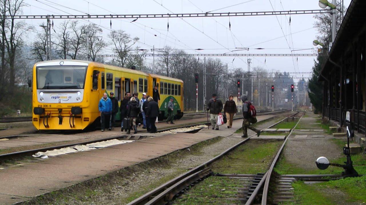 Vlak Regionova (ČD Class 814) na nádraží v Písku