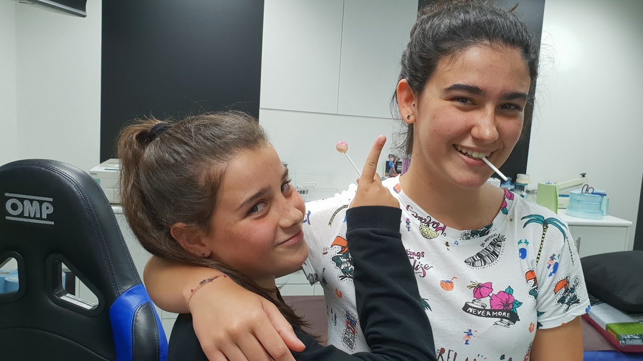 TRAGUS PIERCING GOLD.....ANILLANDO Y BAILANDO SWISH SWISH!! 🙂😀🕺🕺💃💃