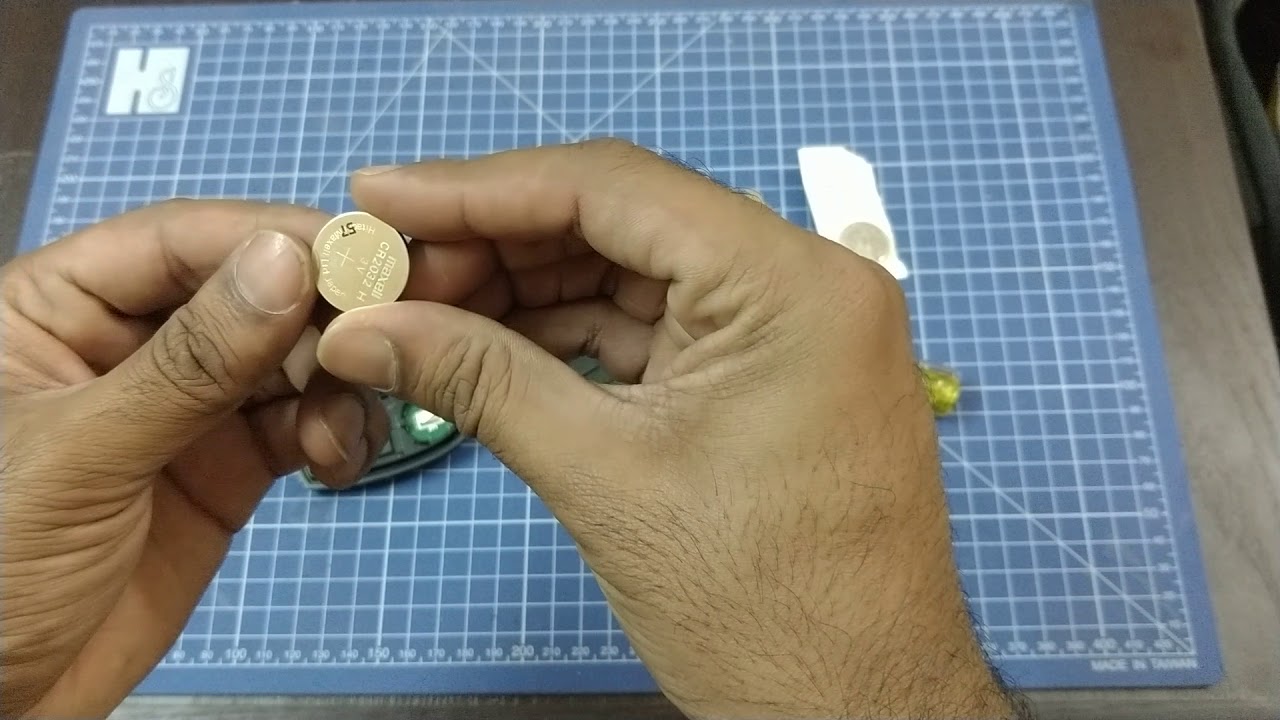 Maruti Suzuki S Cross Key Fob battery replacement.