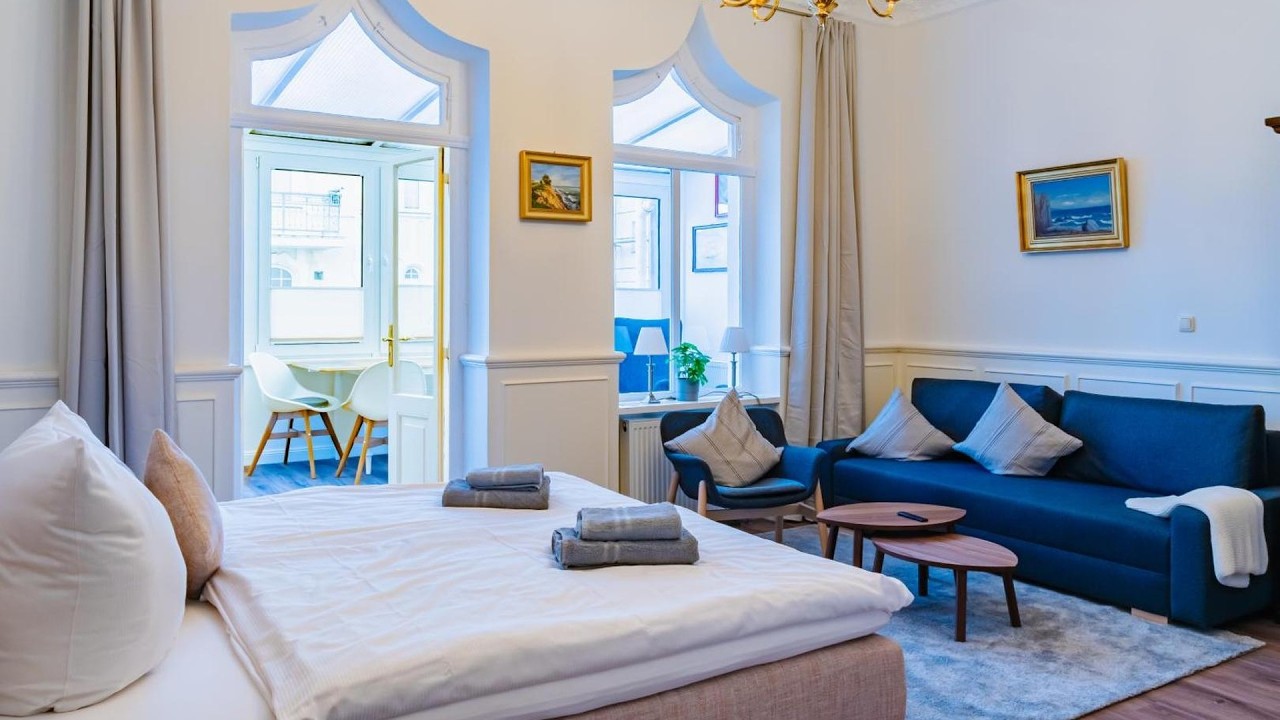 Ferienwohnungen Am Kirchenplatz | Rostock, Germany | Hotel Review ⭐