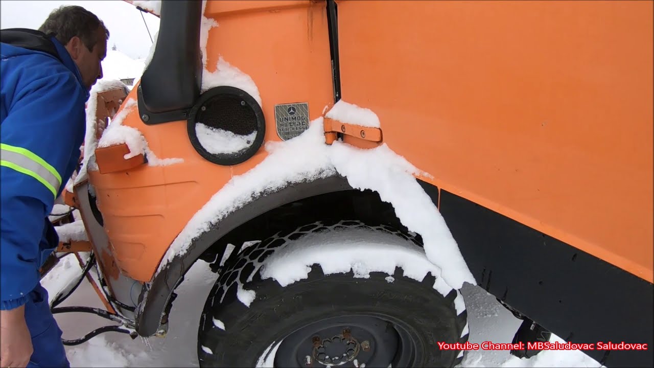 Cold Start UNIMOG U 407 Diesel and Snow Plow