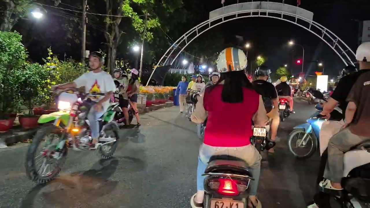 Chợ đêm Tân An 14/2 trùng ngày 27 tết
