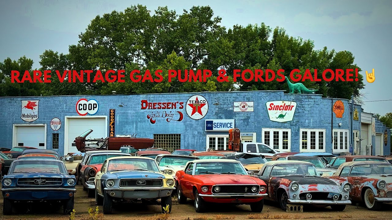 Находка редкой бензоколонки и двор с автомобилями Ford