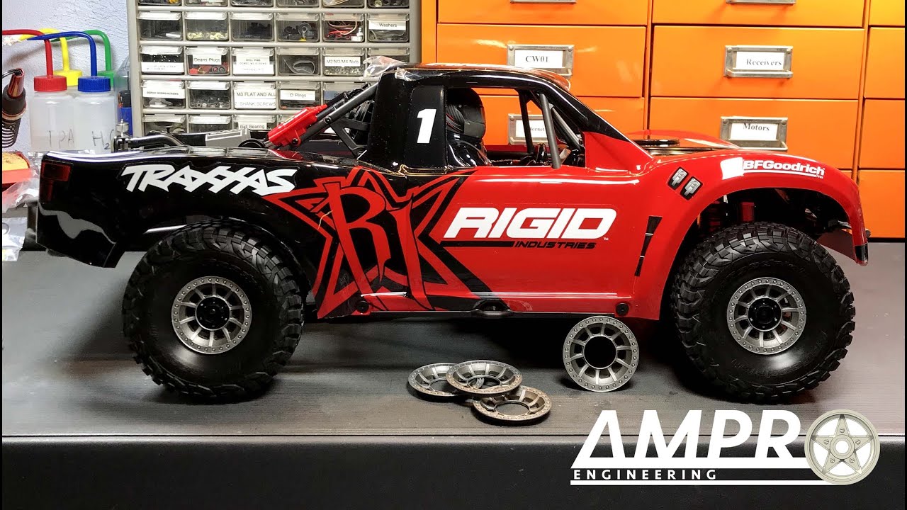 e247: Traxxas UDR Hub Caps