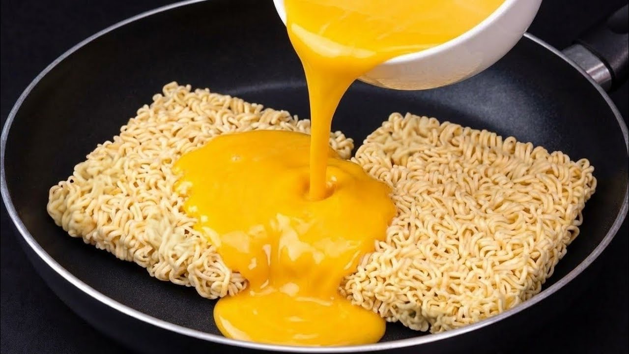 Schnelles Rezept! Ich koche es fast jeden Tag! Gießen Sie Eier über Instantnudeln!