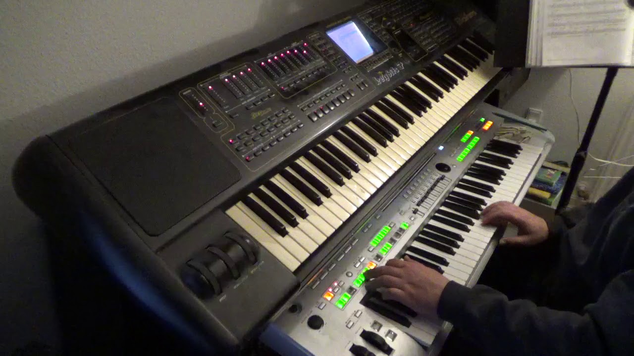 Der er lys i lygten lille mor og Sov dukke Lise potpourri -  yamaha tyros 3
