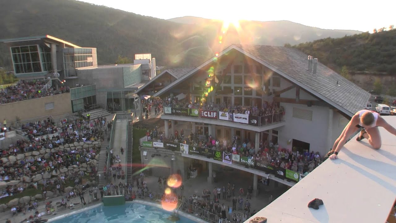 Quaterfinal - Claire Buhrfeind VS Michaela Kiersch - 2014 Clif Bar Psicobloc Masters