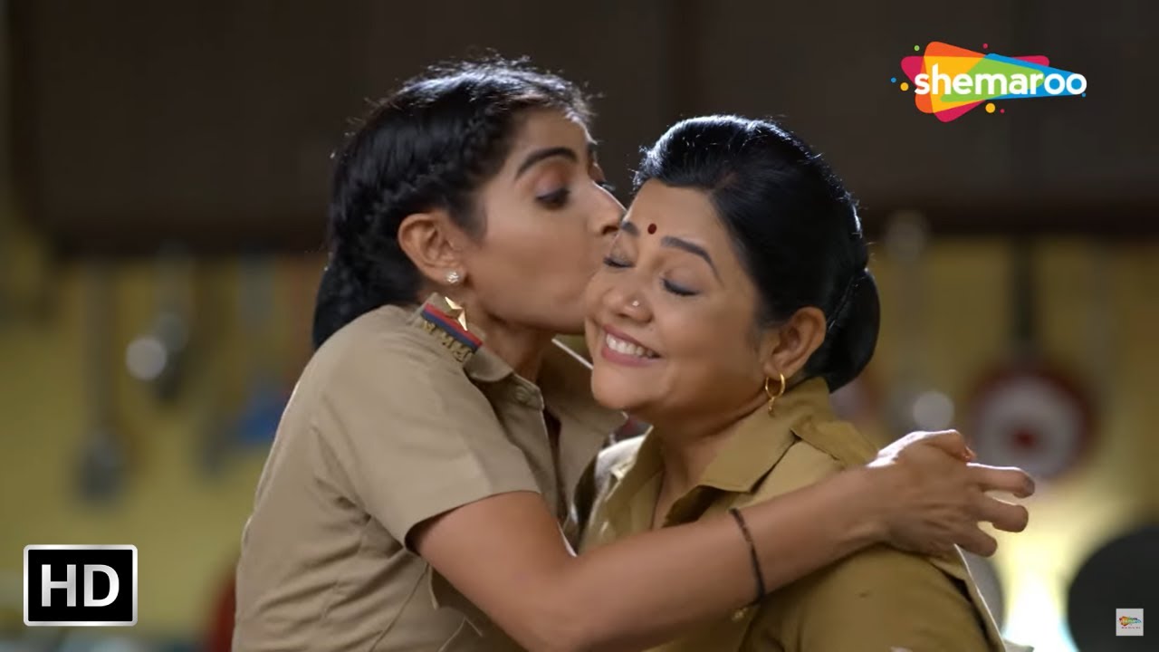 Karishma Singh ने I LOVE YOU बोल कर दिया Pushpa Ji को Kiss | Maddam Sir | Hindi Comedy Show
