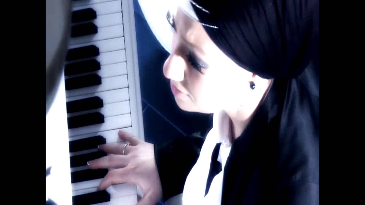 Özlem Ay - Gurur