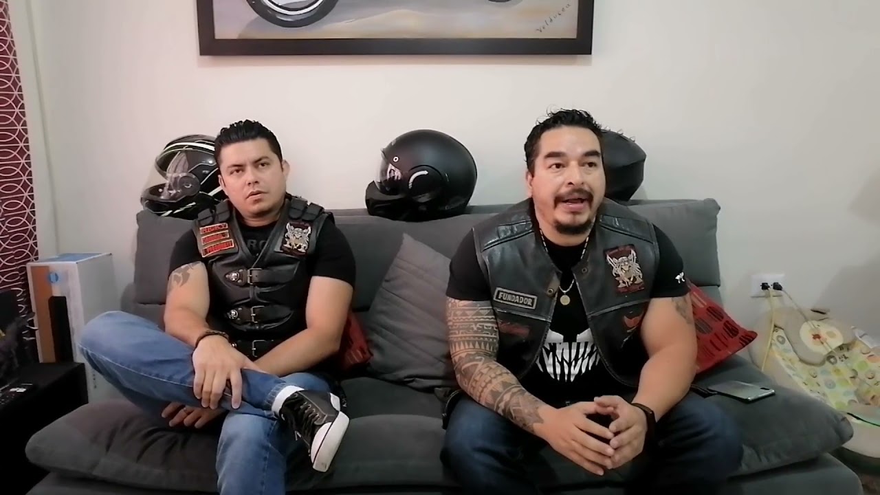 diferencia de un moto grupo y de un moto club. esto puede variar según el estado o país,