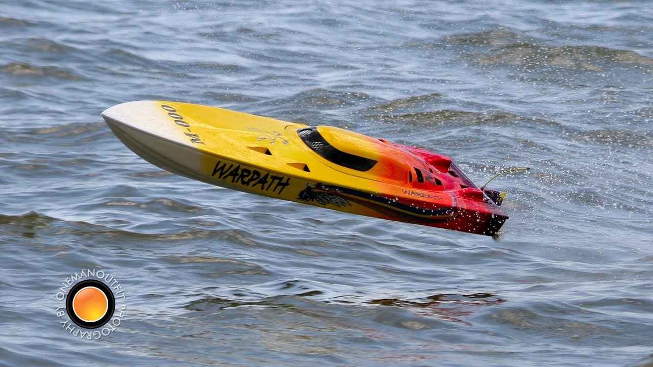 R/C Powerboat Racing by OneManOutfit