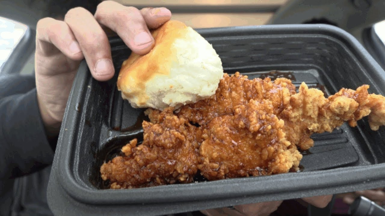 Eating KFC Hot Honey Chicken @hodgetwins