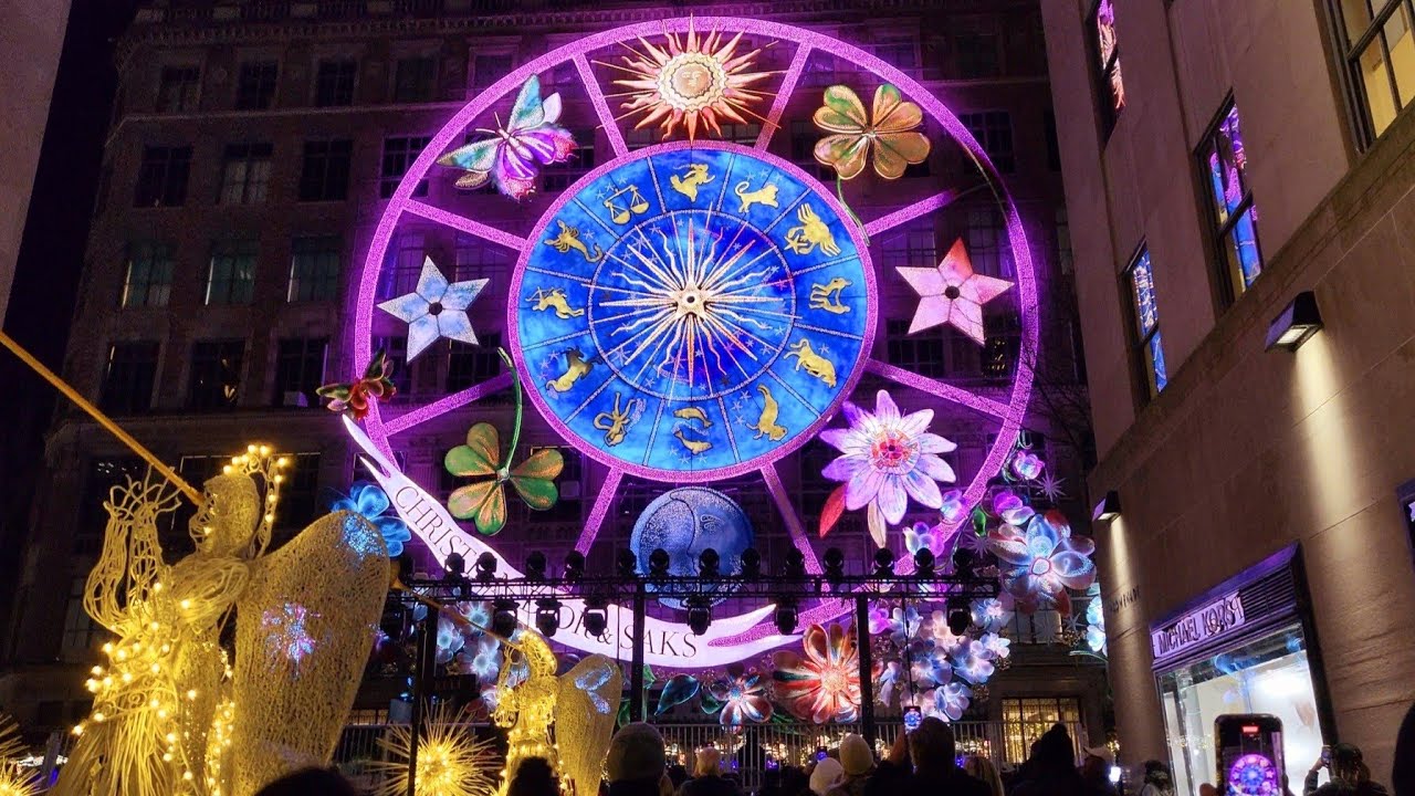 🎆 full 2023 Saks Fifth Avenue Holiday Light Show & Window Unveiling | Dior Carousel of Dreams