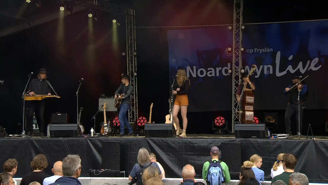 Rachel Croft (UK) & Kentucky Snake Oil op it befrijingsfestival 2022/Noardewyn Poadium