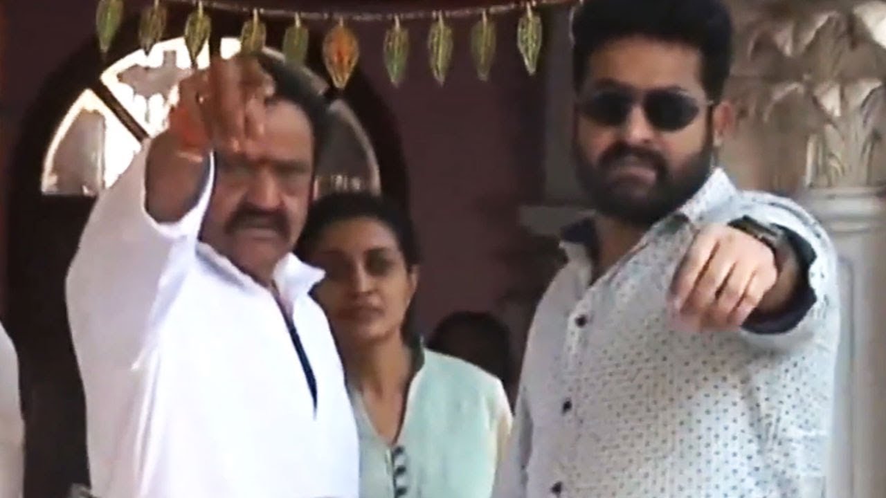 Jr NTR With His Sister Nandamuri Suhasini | Unseen Video | Manastars