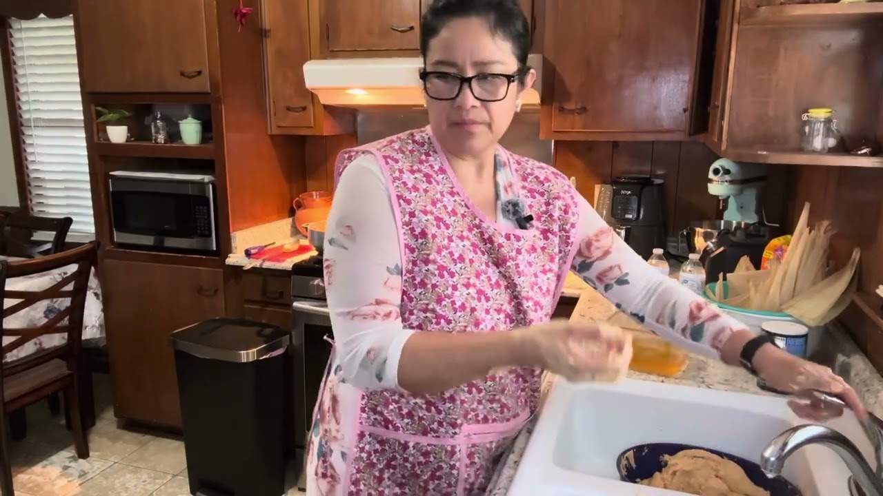Vamos a preparar unos ricos tamales de cabeza de puerco