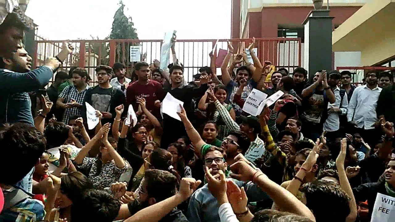 Protest against Fees hike in IP UNIVERSITY