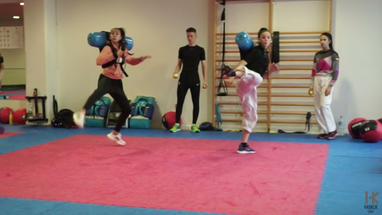 Entrenamiento Navideño /Hankuk International School