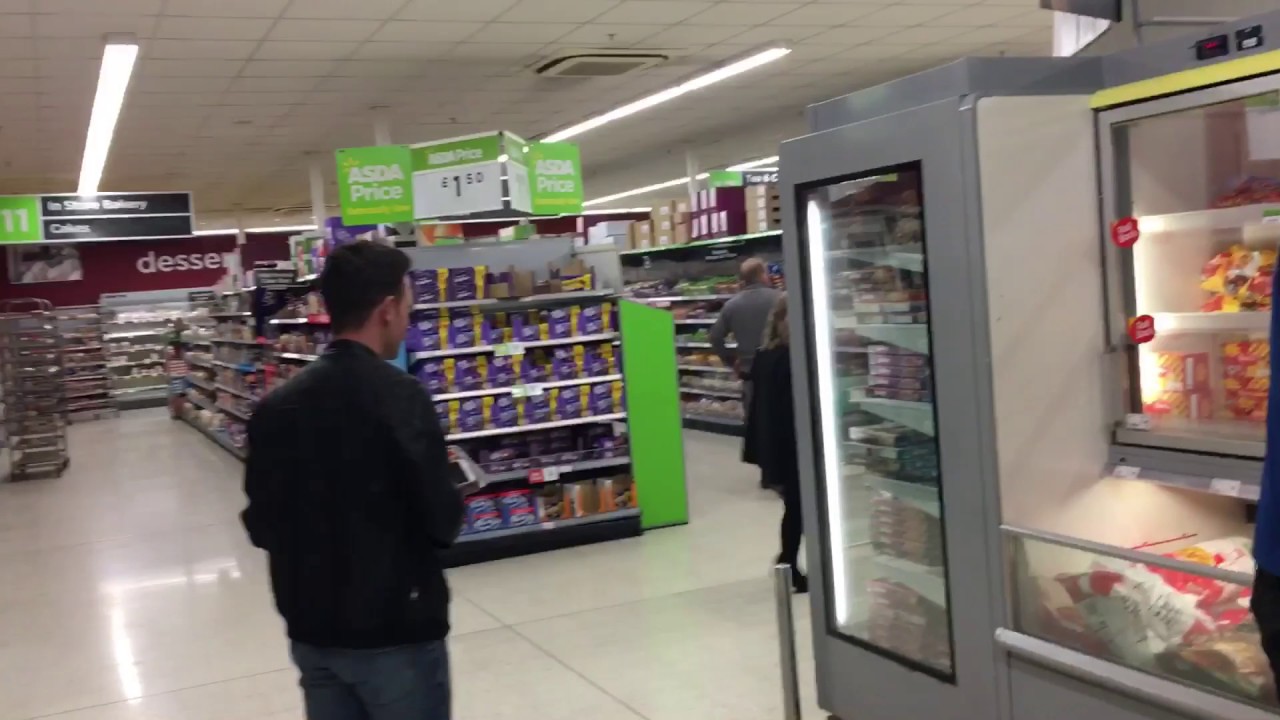Dominos worker swearing at customer who records him buying potato wedges in Asda