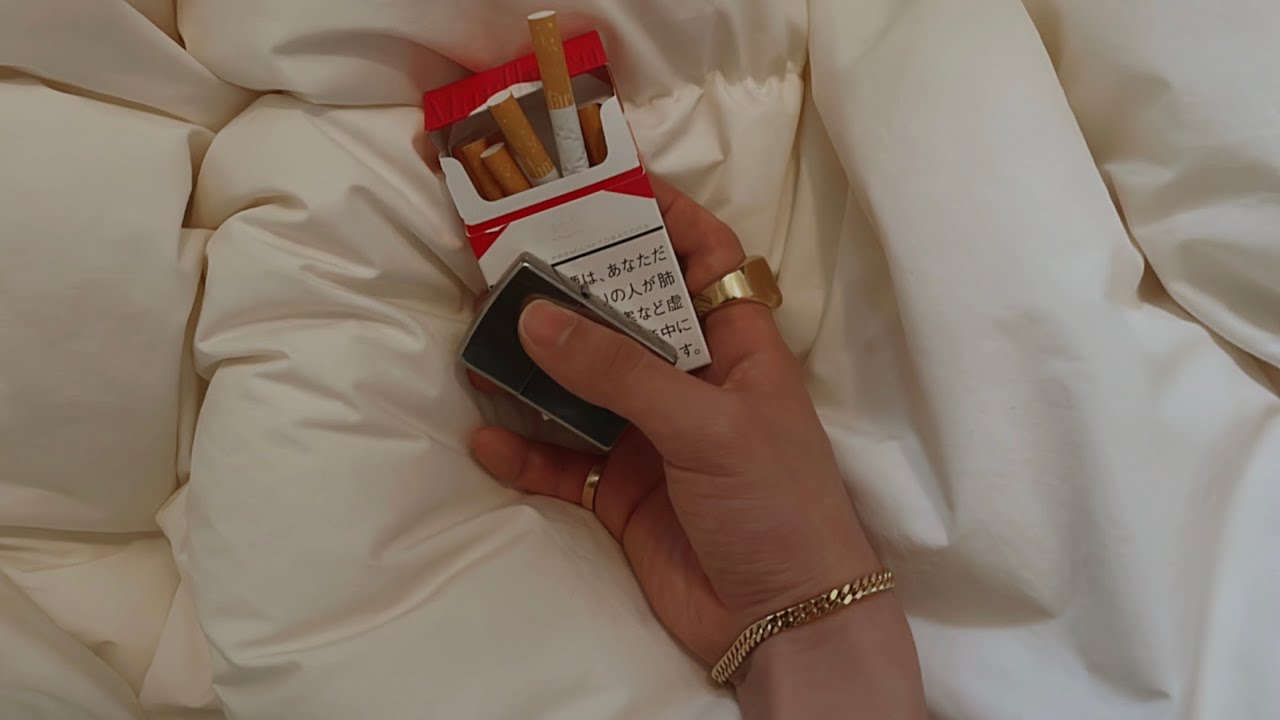 【ASMR】たばことジッポー / Smoking cigarettes in a zippo