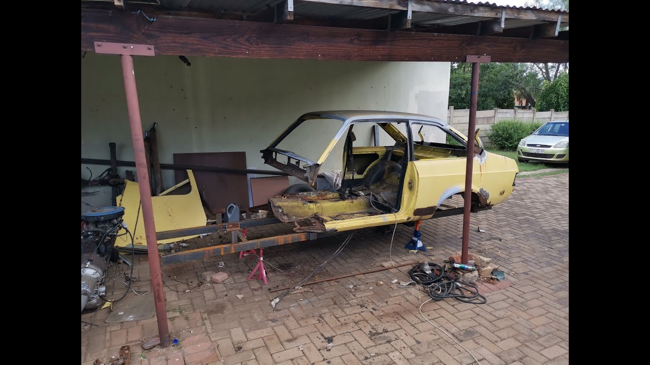 MK2 Escort RS2000 Restoration Part 10 (front end is off)