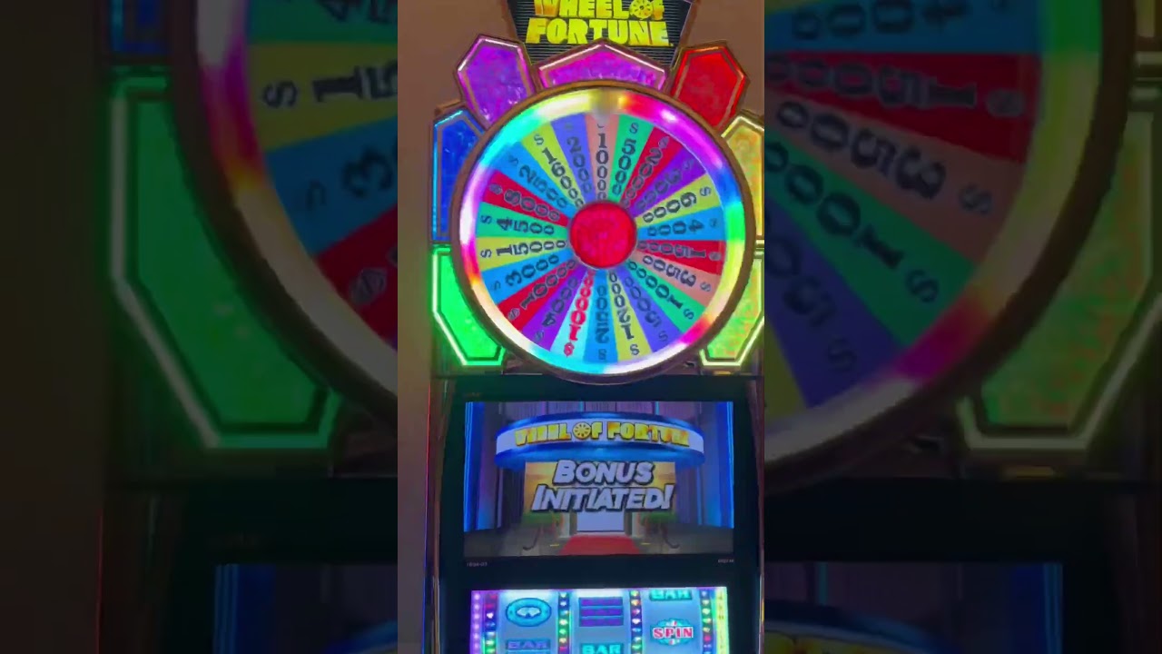 $200 Wheel Of Fortune SPIN!! #lasvegas #wheeloffortune #resortsworld