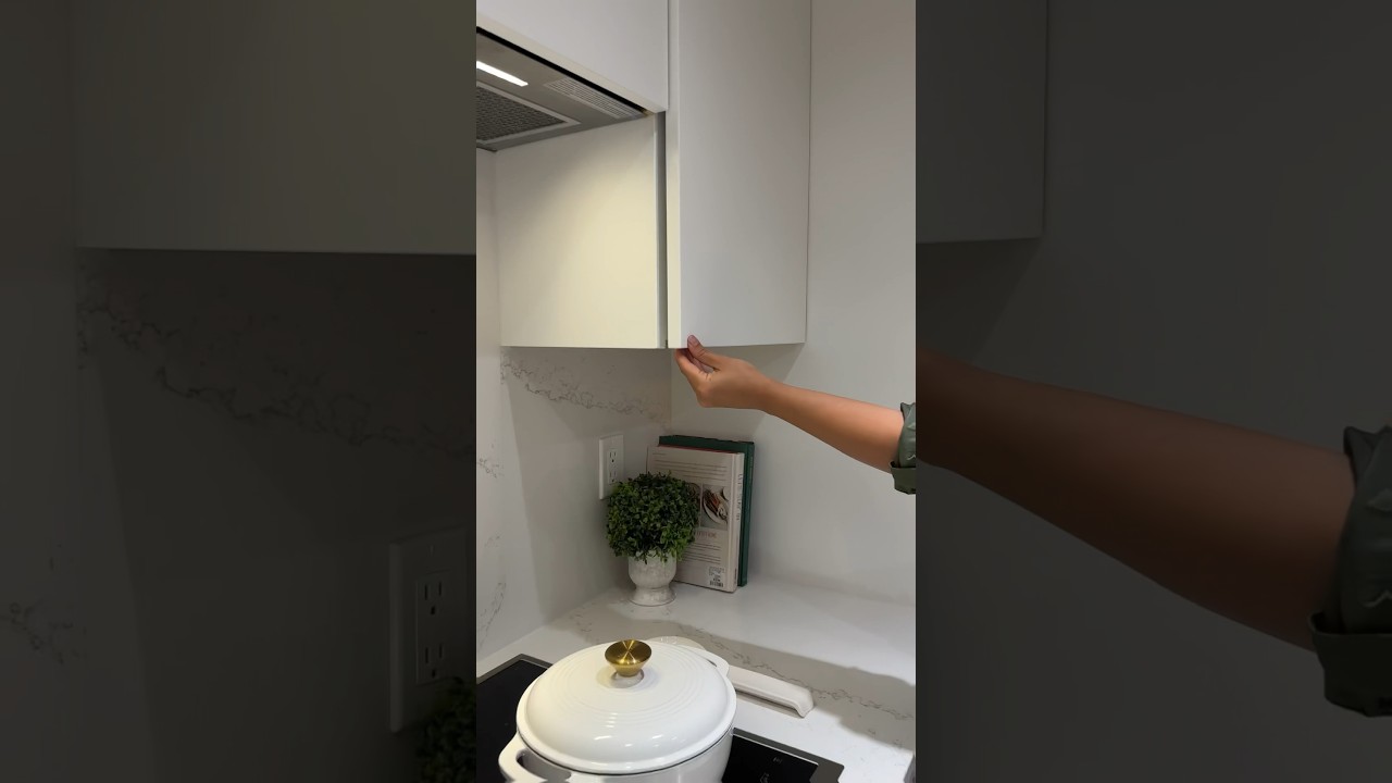 Seamless Kitchen Cabinets - Sleek & Handleless #kitchendesign #kitchenrenovation #kitchen #shorts