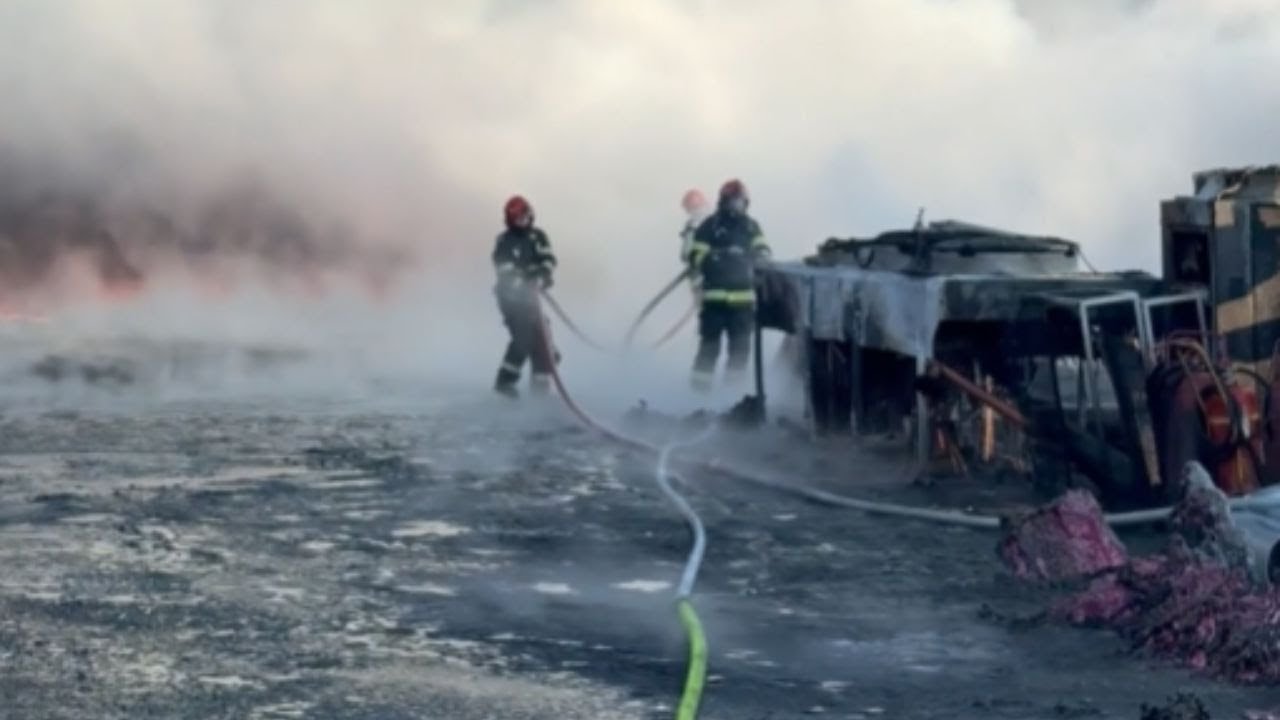 Emergency Response: Firefighters Control Blaze in Arad || WooGlobe