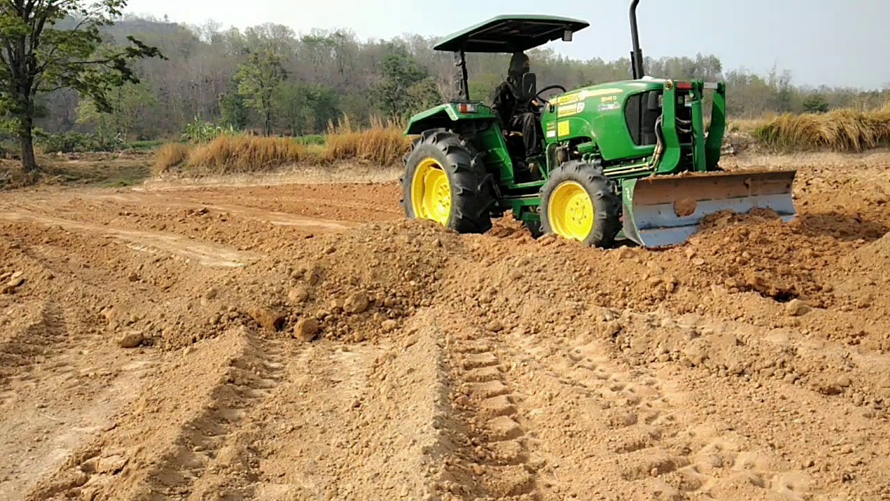 จอห์นเดียร์ 5045 ดี ดันดิน