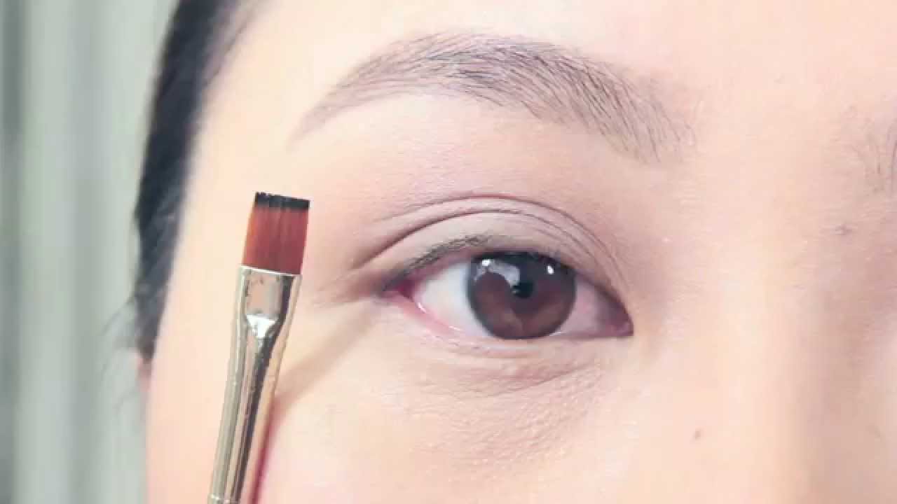 Flat Eye Liner Brush by Laura Mercier