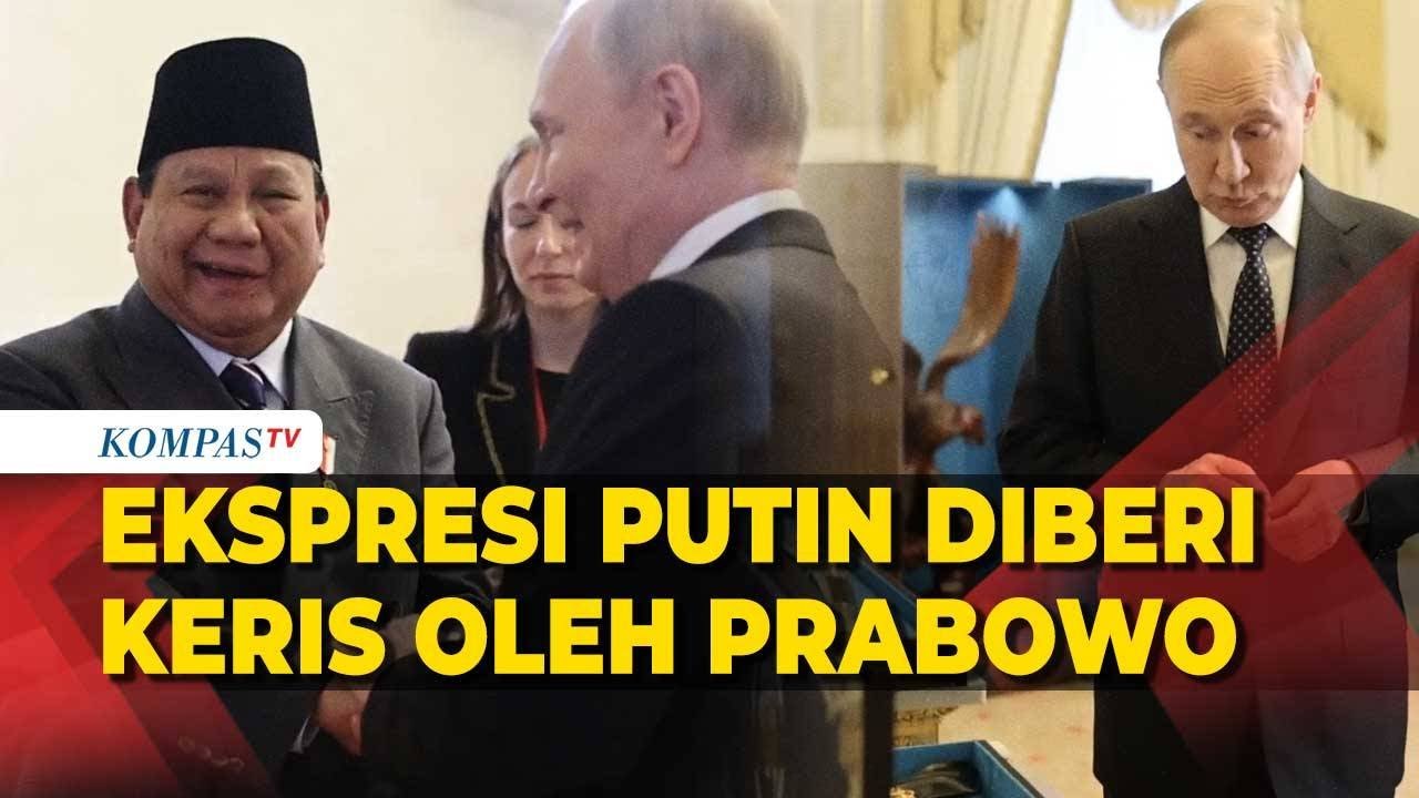 Tawa Putin & Prabowo Saling Tukar Cendera Mata di Rusia, Ada Pedang Perwira hingga Keris Bali