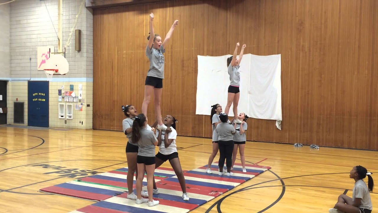Meriden Raiders Cheerleaders