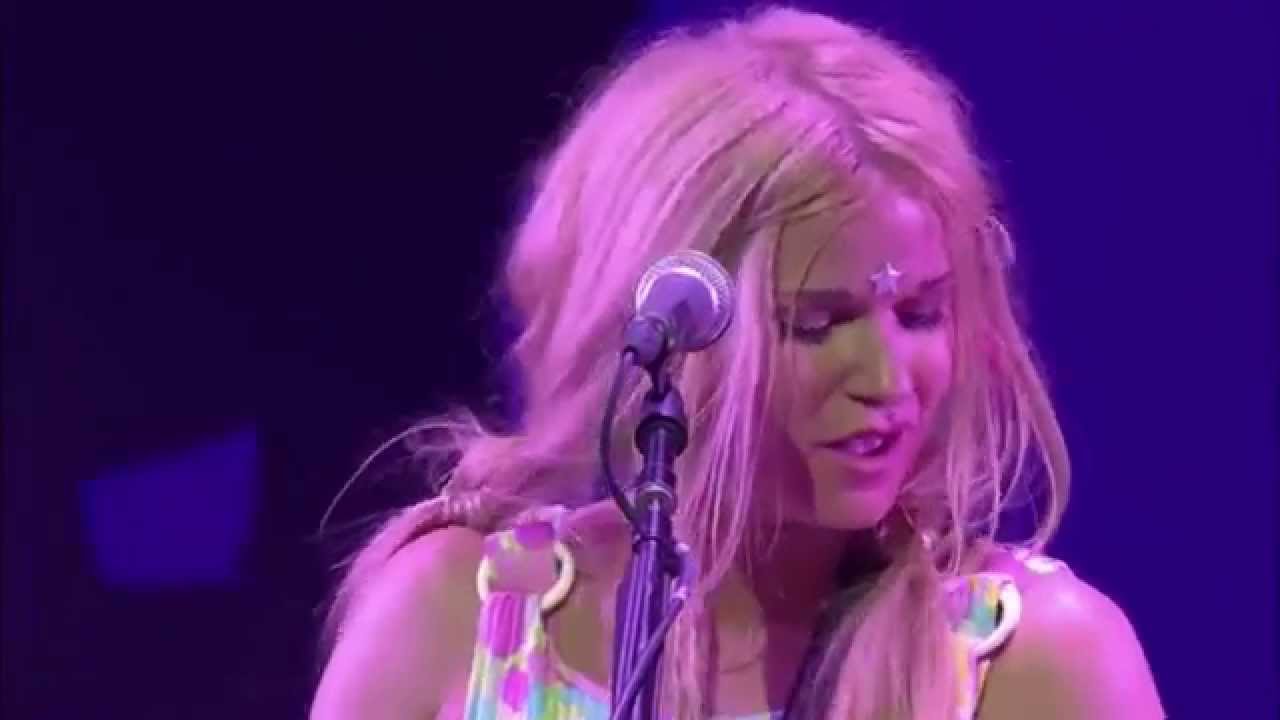 Katzenjammer @ Baloise Sessions 2015 14 Shine like Neon Race