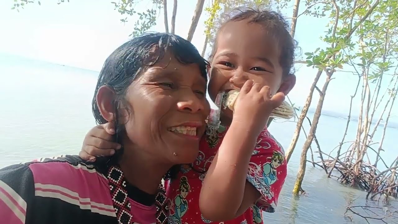 Nanay Lorna at Kayla nakaligo ng dagat