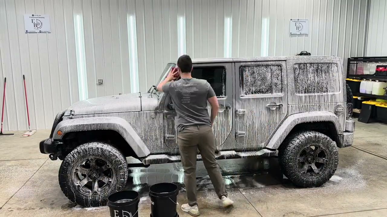 Why is it so important to get the salt off your vehicle? Find out in today’s Monday Mic Moment! 🎙️