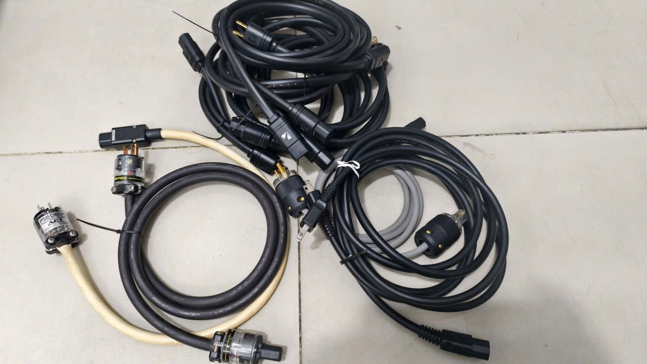 Thanh lỹ dây nguồn giá vẫn còn bớt thêm cho các Bác nhiệt tình luxman JPA-15000. 10000...