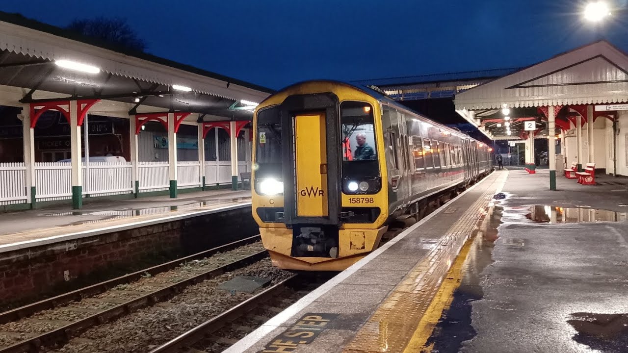 Trains and buses in Paignton 